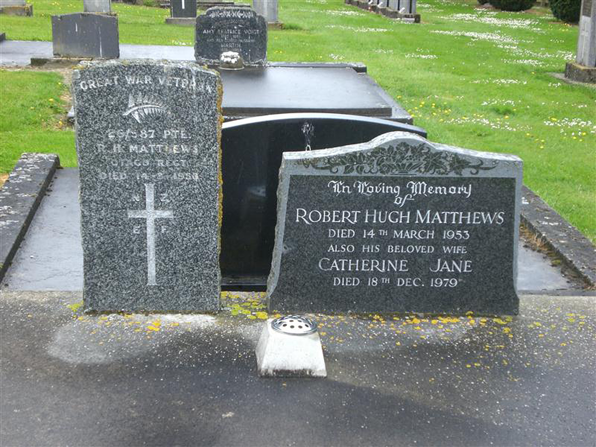 Photo of headstones/Catherine Jane McLennan died  1979 hdstn Mataura